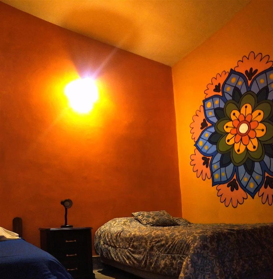 Hostal Cafe Tiana Latacunga Rom bilde