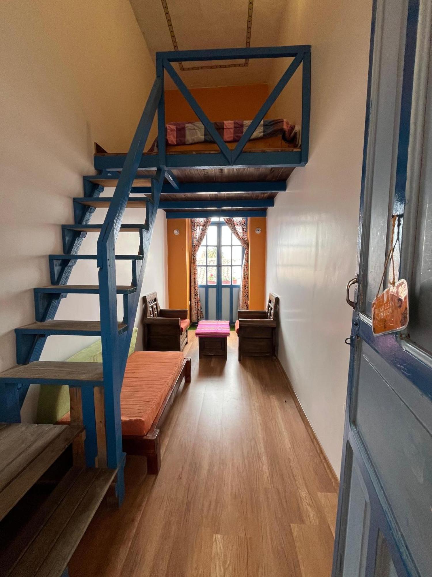 Hostal Cafe Tiana Latacunga Eksteriør bilde