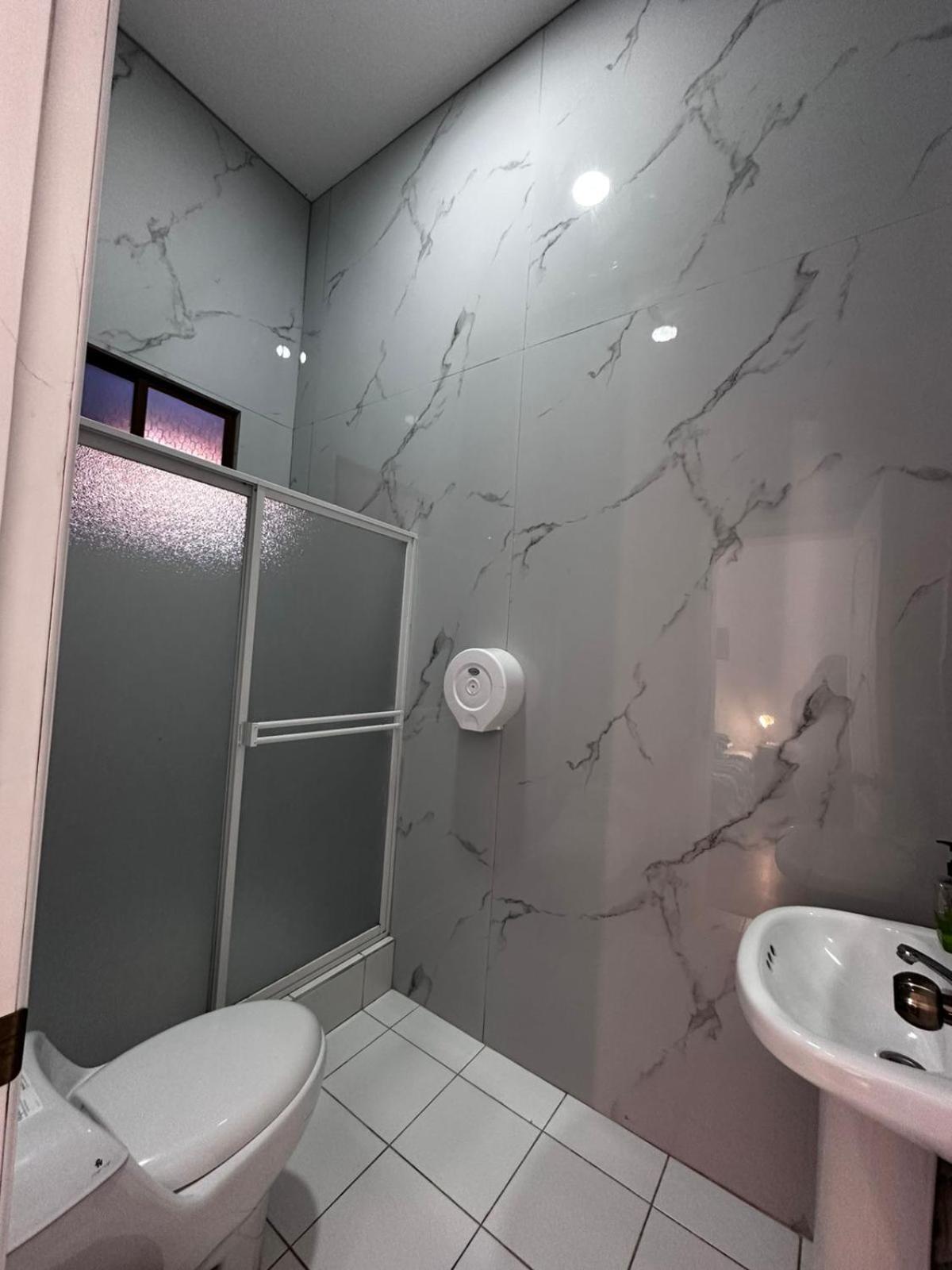 Hostal Cafe Tiana Latacunga Rom bilde